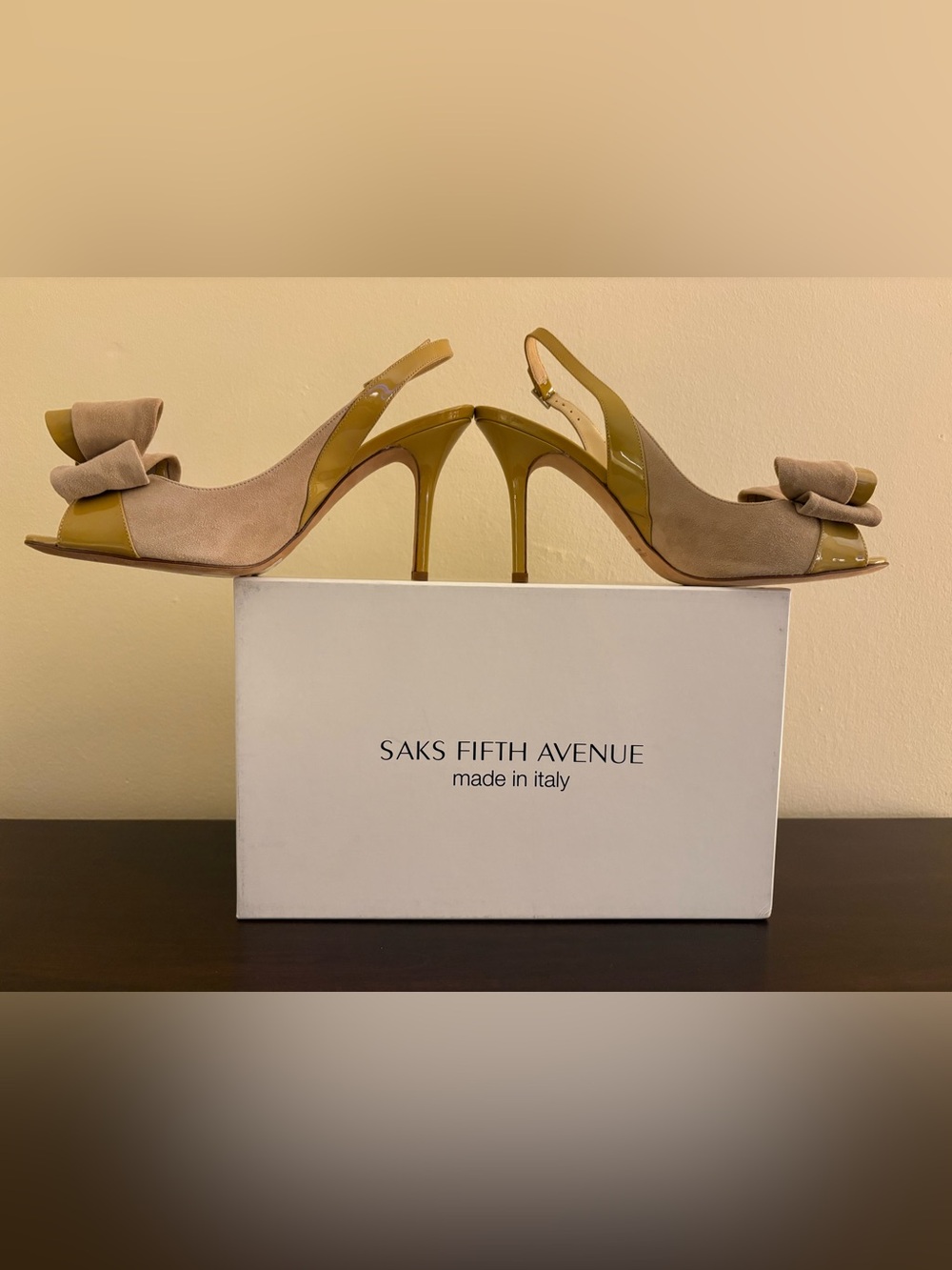 Saks Fifth Avenue Beige Suede & Mustard Patent Slingback Peep Toe Bow Hee